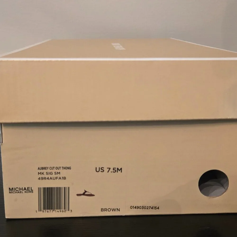 Michael Kors Aubrey Sandals (size 7.5) - Picture 6 of 7